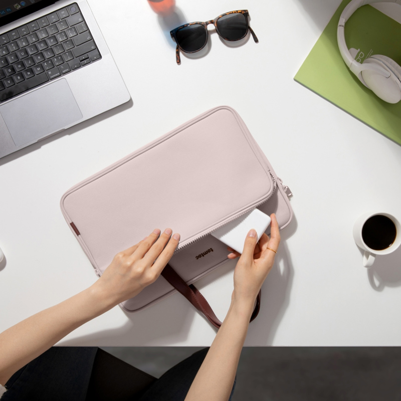 tui deo cheo tomtoc premium versatile shoulder bag macbook 13 14 inch 04